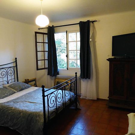Chambre dans propriété La Croix du Sud Le Pradet Extérieur photo