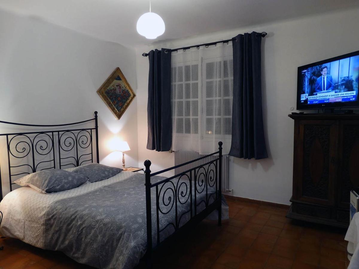 Chambre dans propriété La Croix du Sud Le Pradet Extérieur photo